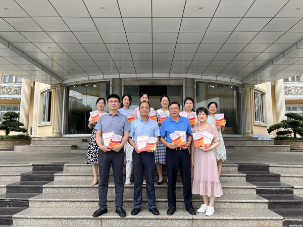 pp电子网站“中国乡村振兴研究院”主编的社区治理培训教材被民政厅采纳(图1)