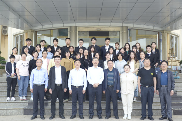 pp电子网站举行思政课集体备课会(图1)