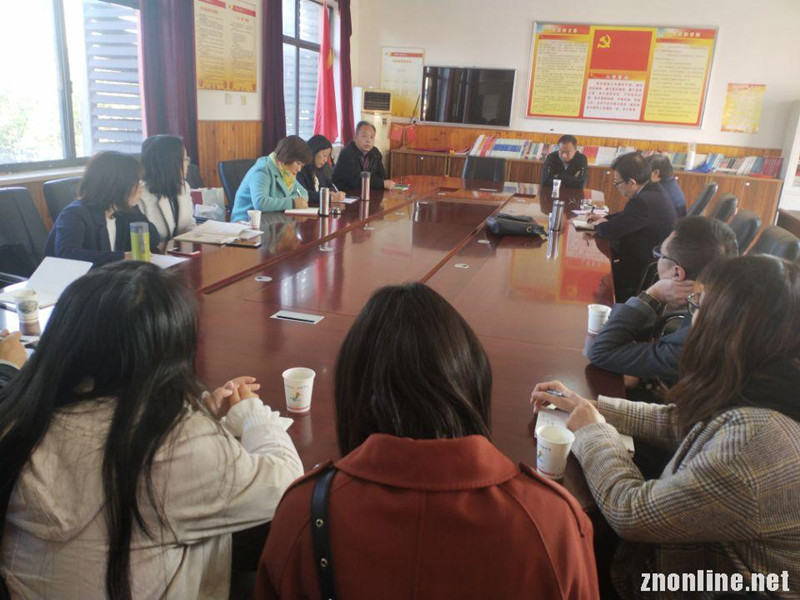 pp电子网站大中小学思政课一体化建设研究中心教师赴江夏区两所中学听课座谈(图2)