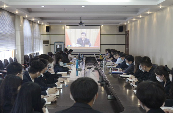 pp电子网站举行思政课集体备课会(图2)